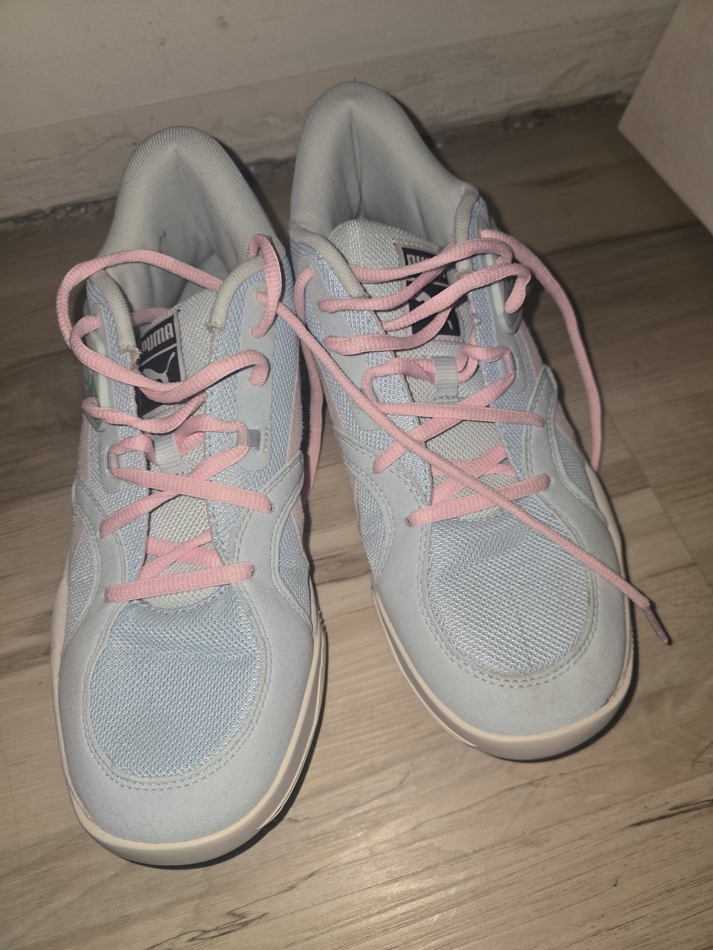 Puma Women's Light Blue Sneakers with Pink Laces